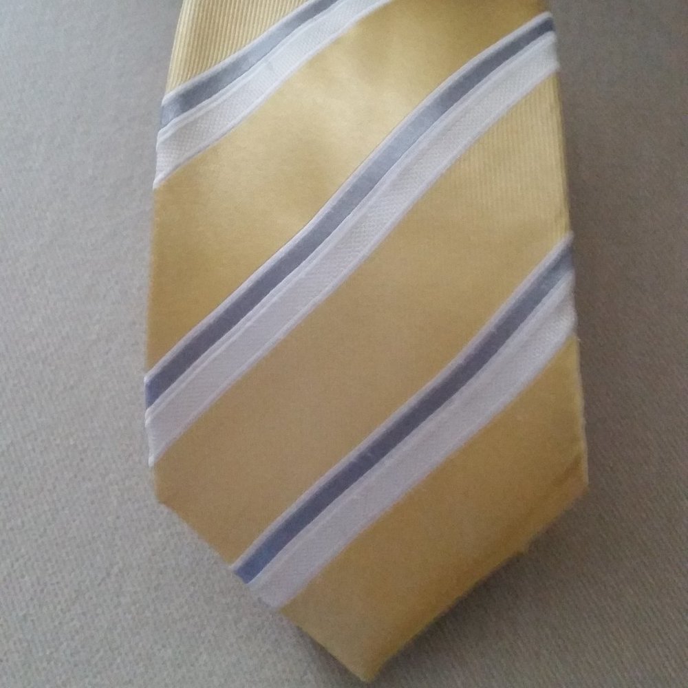 Donald J. Trump Signature Collection silk tie